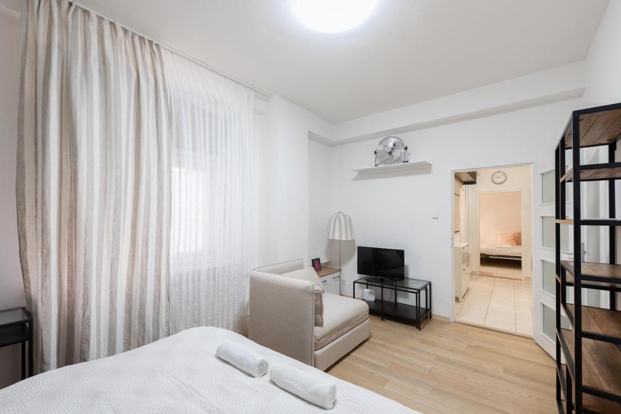 Lotus Apartment Prague Ngoại thất bức ảnh
